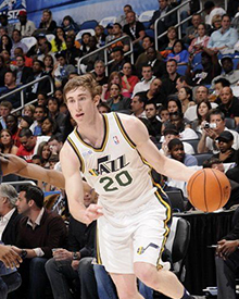 对赛季走势 对赛季走势