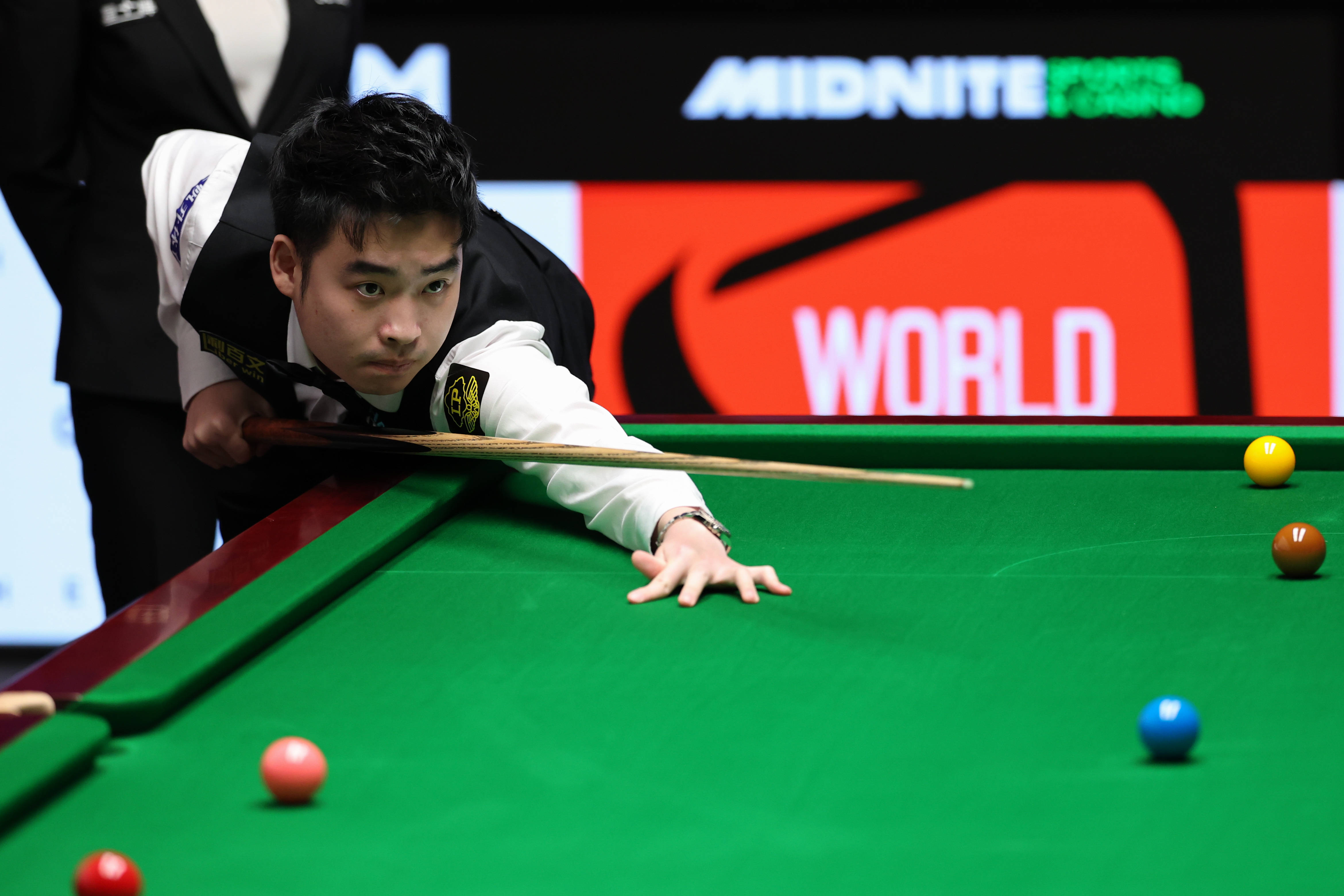 场往往充满 场往往充满